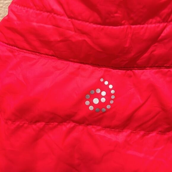 NWOT Be Inspired down packable puffer vest I'm w woman's red color. - Picture 8 of 12